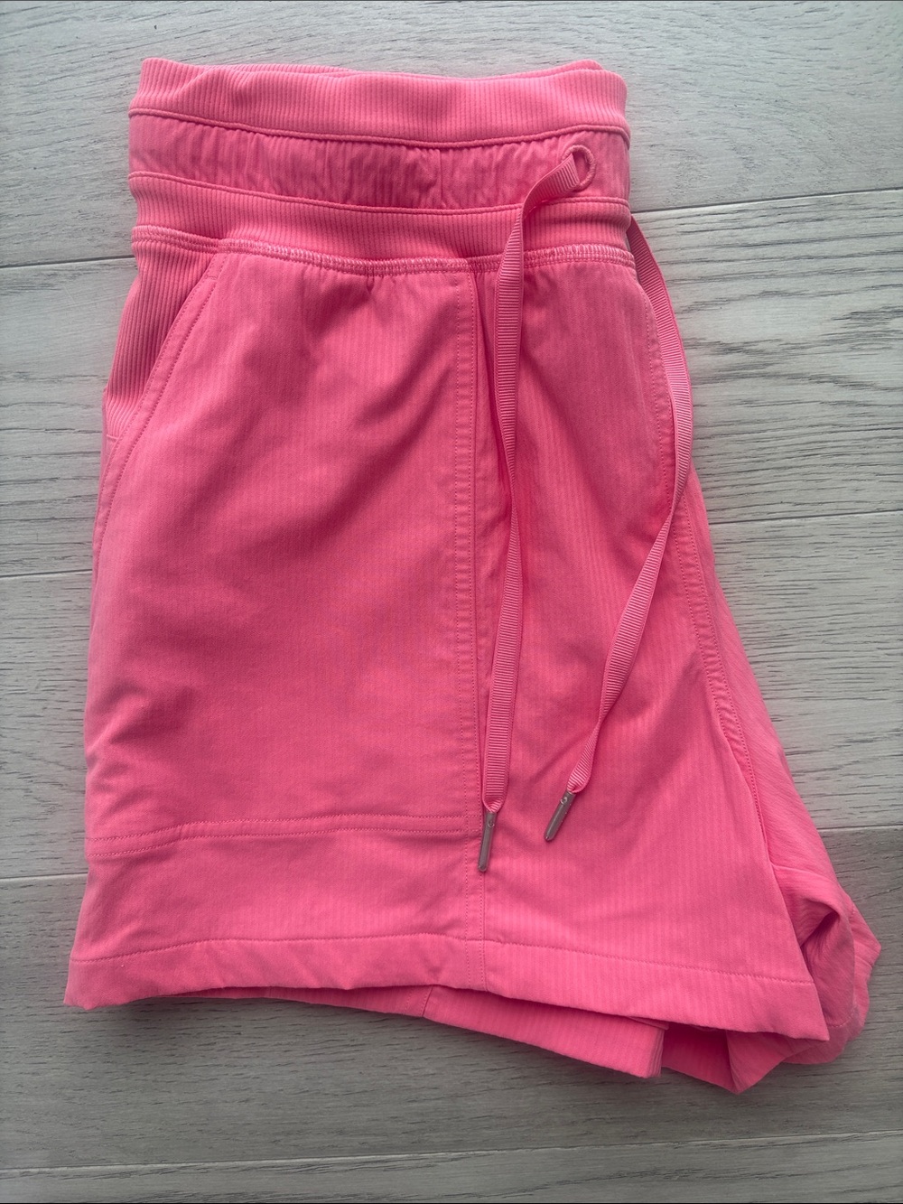 Lululemon Dance Studio Shorts Size 6 Pink FLAW - Picture 7 of 7